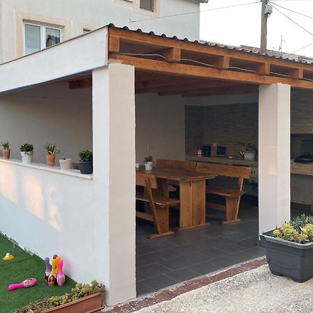 Pet Friendly Apartment In Biograd With Kitchen Biograd Na Moru Bagian luar foto