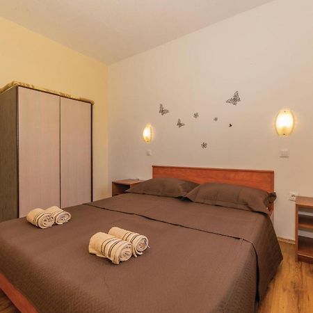 Pet Friendly Apartment In Biograd With Kitchen Biograd Na Moru Bagian luar foto