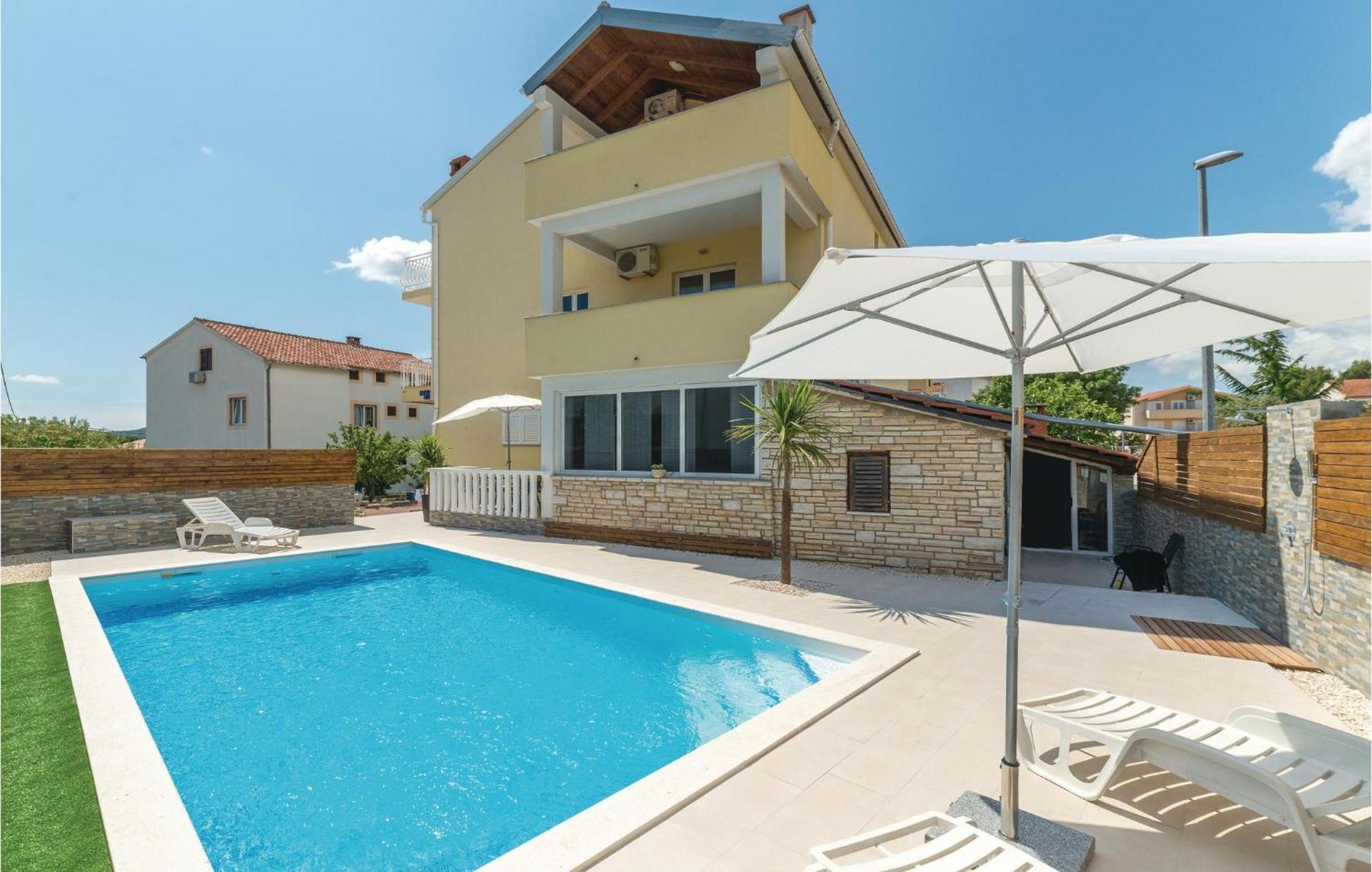 Pet Friendly Apartment In Biograd With Kitchen Biograd Na Moru Bagian luar foto