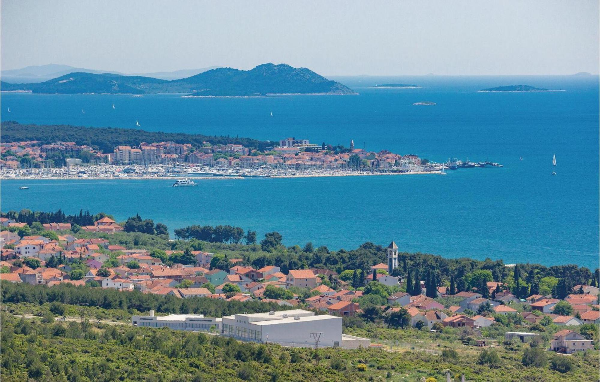 Pet Friendly Apartment In Biograd With Kitchen Biograd Na Moru Bagian luar foto